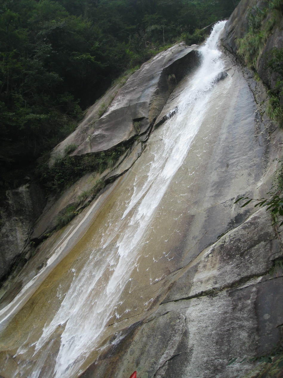 石壁瀑布4.jpg